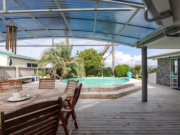 ENTERTAIN, RELAX & REPEAT