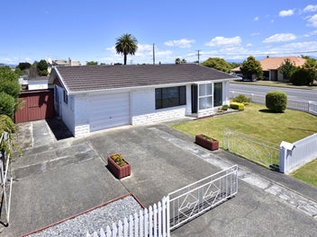 Perfectly Positioned & Effortlessly...