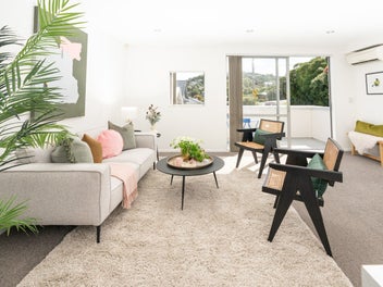 EASY, SUN-FILLED LIVING