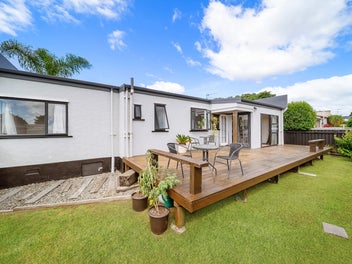 Must Be Sold!!! Bring All Offers!!!