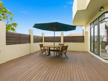 RANGI ZONE, FAMILY HOME