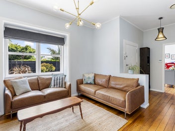 Family Friendly Bungalow on Freehold Title