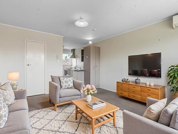 Charming 2-Bedroom Unit in the Heart of Howick