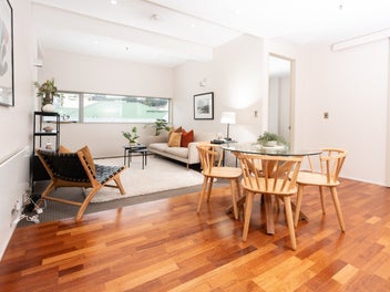 CITY LIVING IN THE HEART OF CUBA STREET