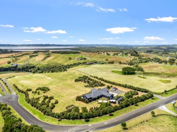 Executive Lifestyle with Harbour Outlook