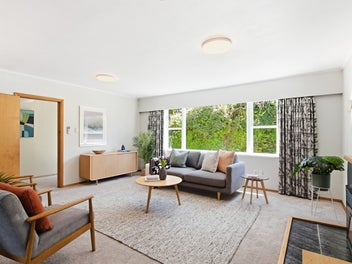 Tick Box Three Bed 1960's Home + Flat