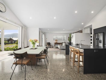 Luxury living beside the Botanical Gardens