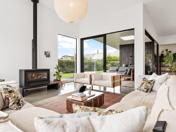 Coastal Style, Point Wells Charm