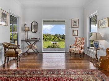 MODERN COUNTRY ELEGANCE