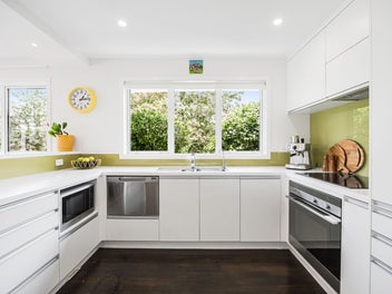 Hauraki Living At It's Best!