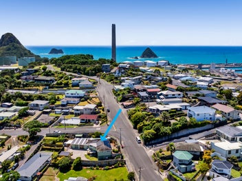 Superb Views, Spacious Home & Extra Large Garaging