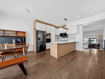 Charming Modern Living in Flat Bush