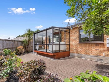 Single-Level Brick Beauty – Awesome Location