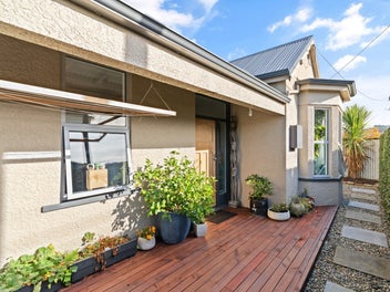 Cute and tidy on the city fringe