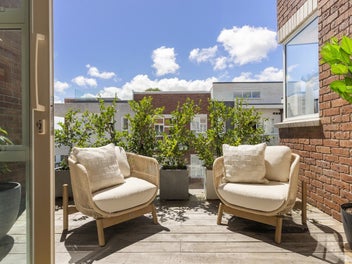 Coveted top floor - The Isaac