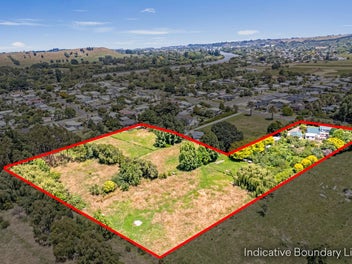 Welcome to an extraordinary Lifestyle property!