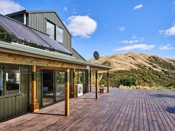 RURAL SERENITY WITH CITY CONVENIENCE!