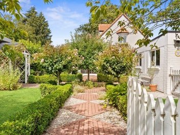 Hall St Sanctuary - Walk to Town - Income Option