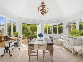 Hall St Sanctuary - Walk to Town - Income Option