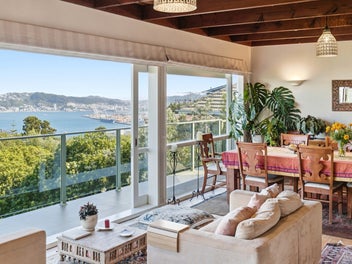 GRAND SCALE, FLEXIBILITY & HARBOUR OUTLOOKS