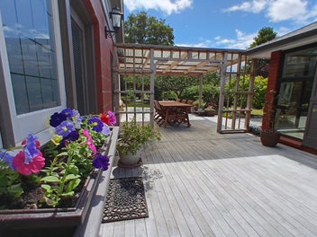 Sunlight Space & Privacy in Elevated Urban Living