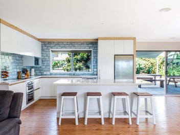 Easy, Modern Ohope Beach Living