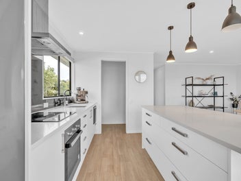 Space, Style & Coastal Serenity