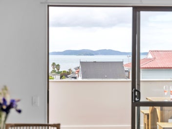 Space, Style & Coastal Serenity