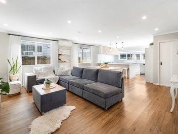 Vendor upsizing! Must Sell!