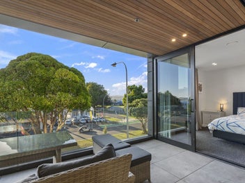 Live the Vantage Lifestyle