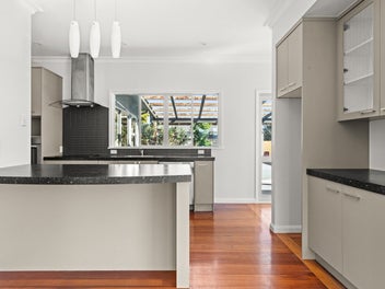 Renovated Home and Standalone Sleepout