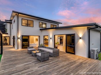 Spacious, Stylish and smart home!