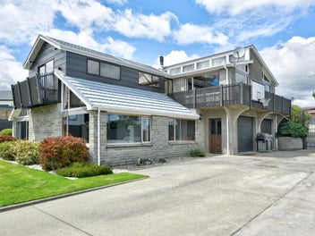 A family home with room to roam!