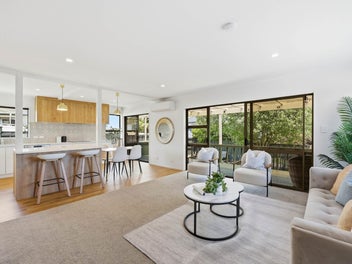 Renovated and Easy-Care Living in Half Moon Bay