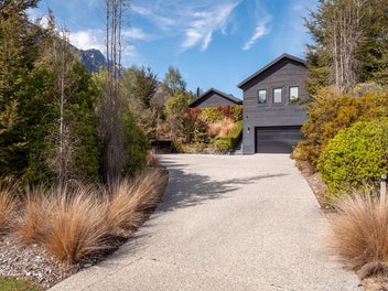 Private Peaceful Retreat in Jacks Point