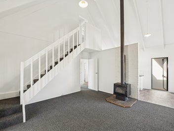 Private & Renovated 4-Bed Oasis in Owhata