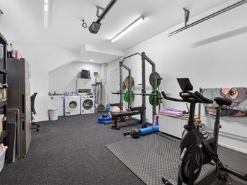 Modern Living | Built 2020 | Walk to Everything