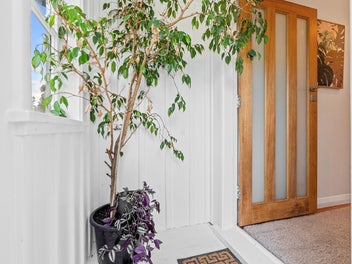 Best Nest on the Block: Freehold & Fenced