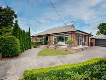 Auction Calling | Parkside Living