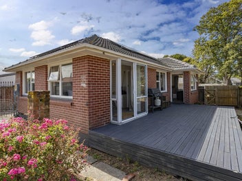 Versatile Family Living with Income Potential