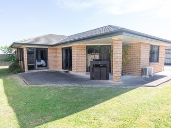 STYLISH & EASY-CARE INSIDE & OUT