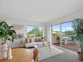 VENDORS WILL LOOK AT OFFERS OVER $800k