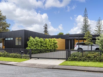 Single level home and income by the beach