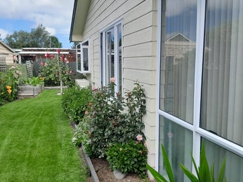 Sunny, and modern 2 bedroom home