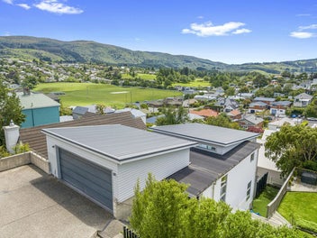 A Rare Dual-Living Modern Masterpiece