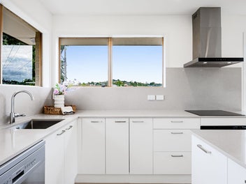 Westlake Girls Zoned - Renovated & Ready Now!