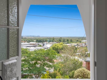 Villa 'Extreme Makeover!'