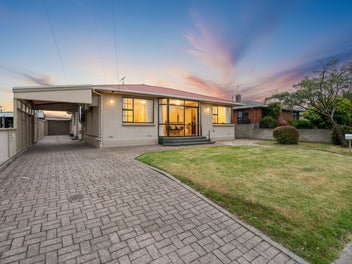 Sunny & Surprisingly Versatile – A Mosgiel Gem