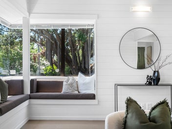 MOTIVATED VENDORS - ELEGANT & READY TO GO