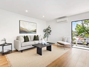 STUNNING, MODERN RENOVATION - CENTRALLY LOCATED